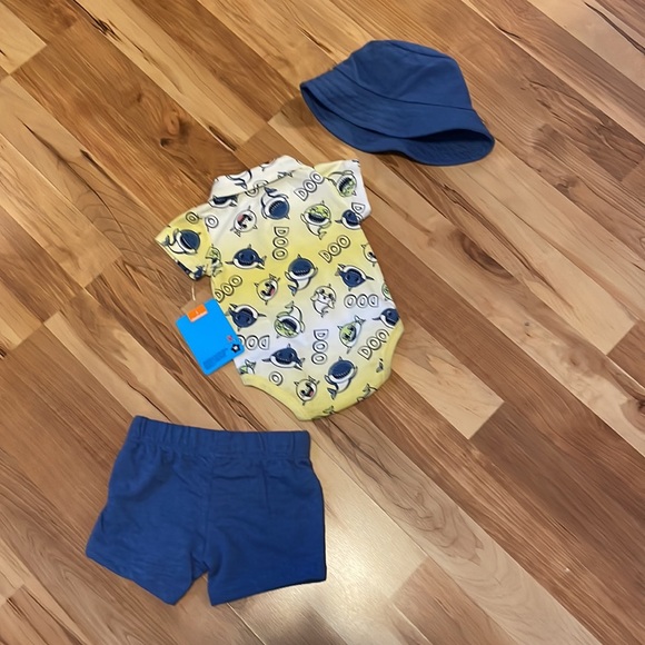 Baby Shark Three Piece Outfit - Size 0/3 Months - Picture 9 of 14